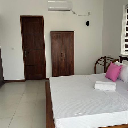 Silina Airport Transit Hotel & Residence Katunayaka Bagian luar foto