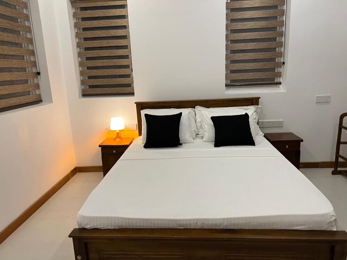 Silina Airport Transit Hotel & Residence Katunayaka Bagian luar foto