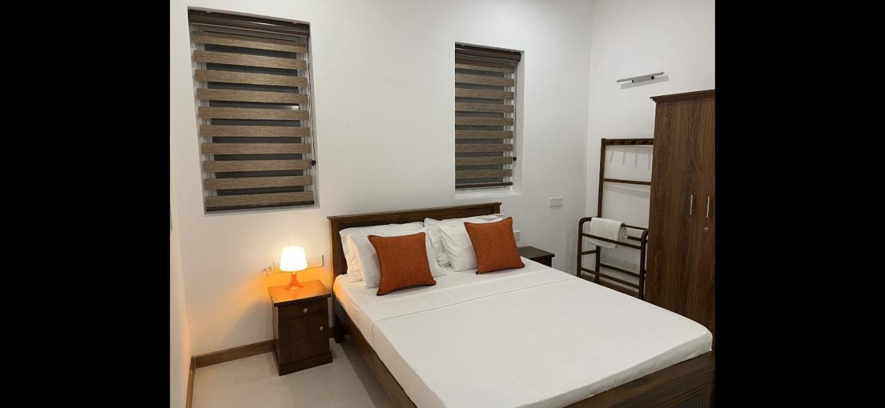 Silina Airport Transit Hotel & Residence Katunayaka Bagian luar foto