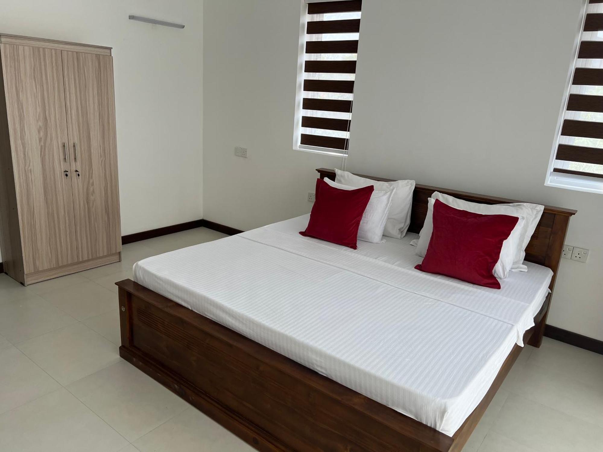 Silina Airport Transit Hotel & Residence Katunayaka Bagian luar foto