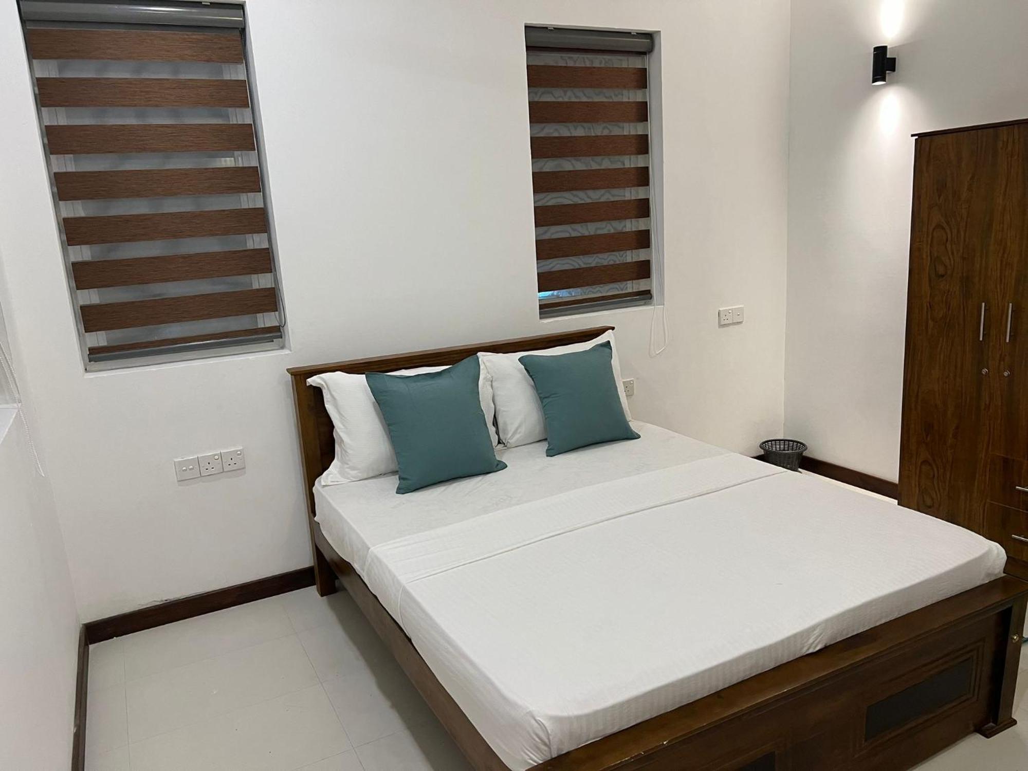 Silina Airport Transit Hotel & Residence Katunayaka Bagian luar foto
