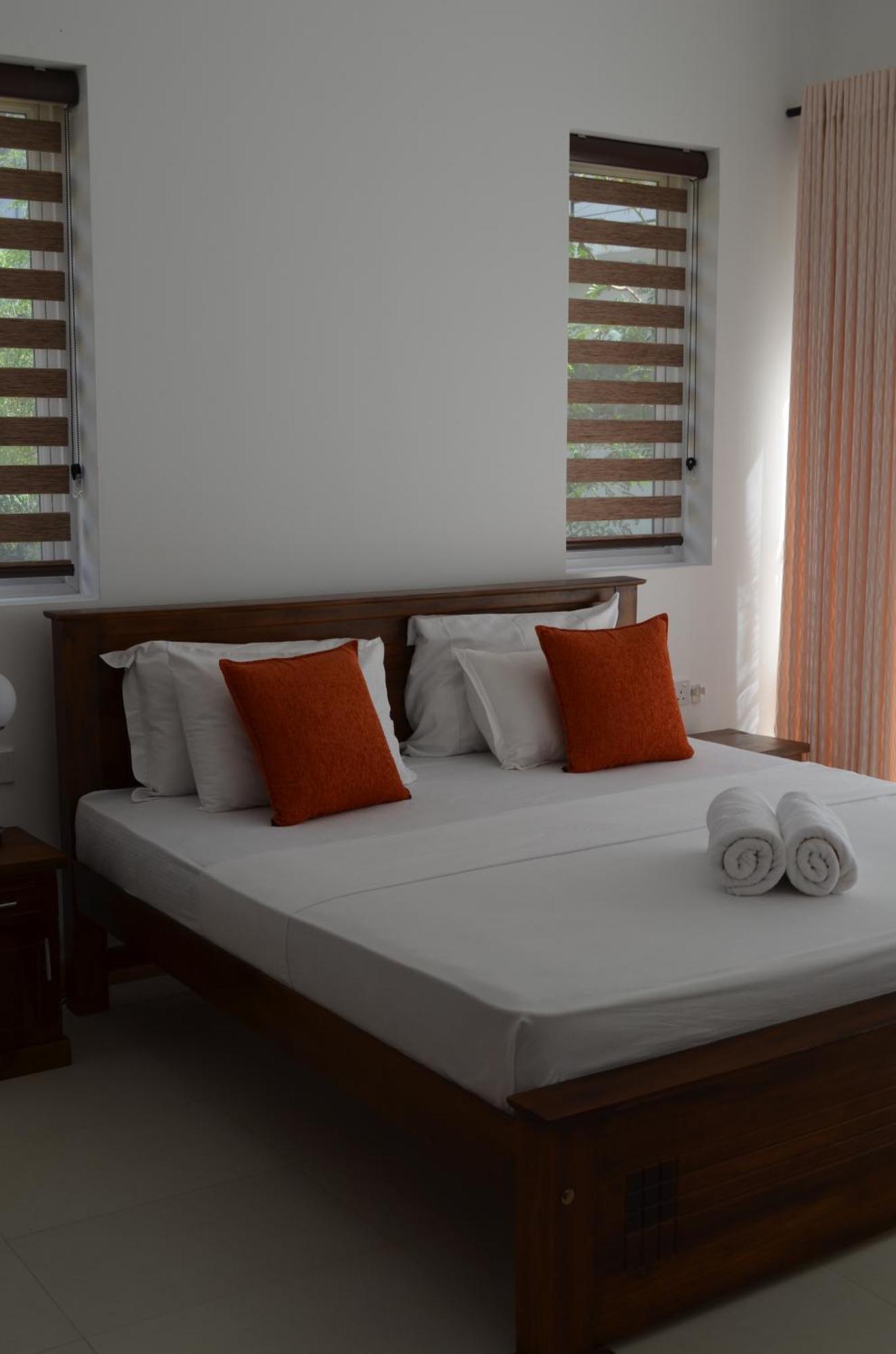 Silina Airport Transit Hotel & Residence Katunayaka Bagian luar foto