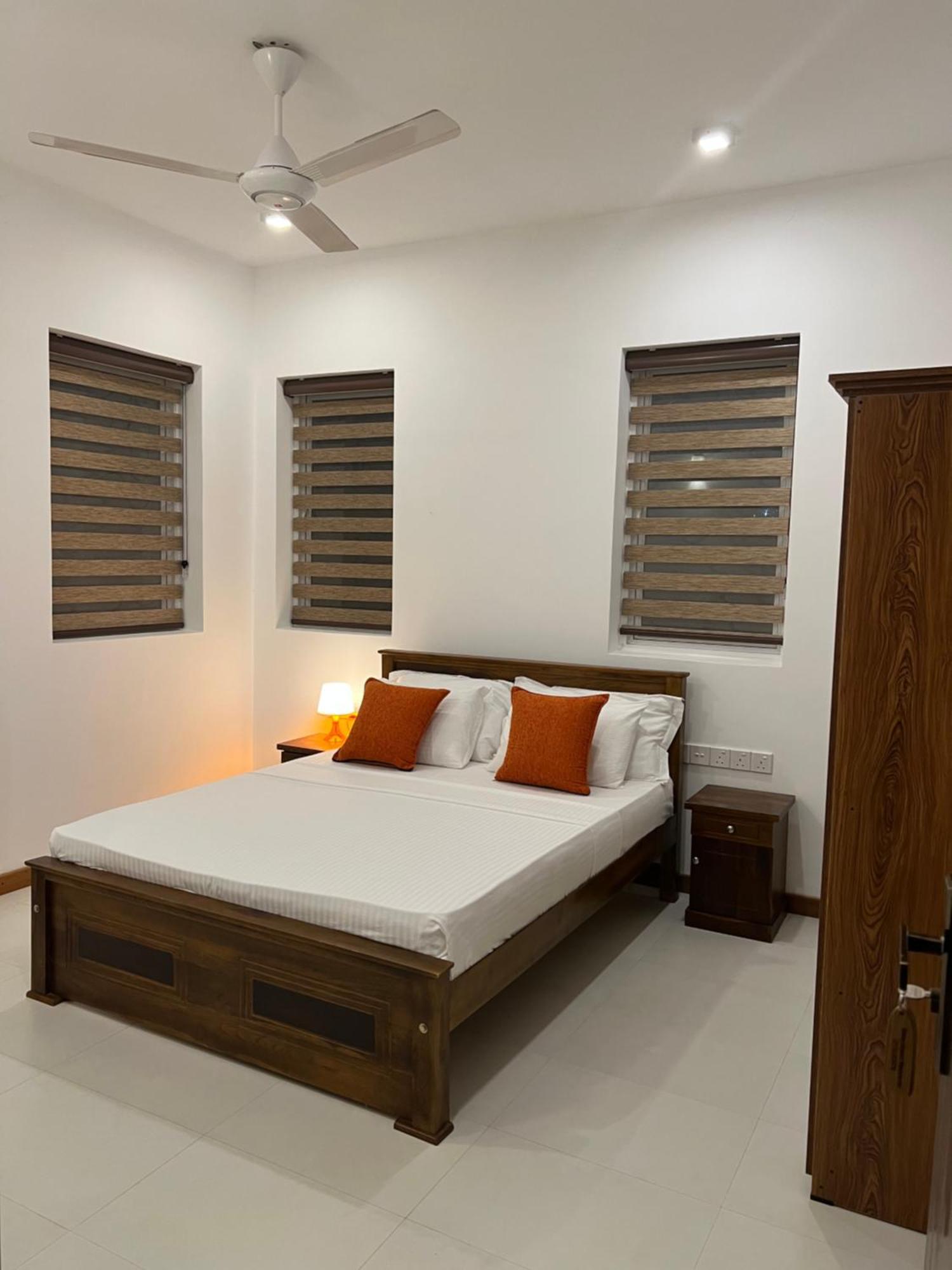 Silina Airport Transit Hotel & Residence Katunayaka Bagian luar foto
