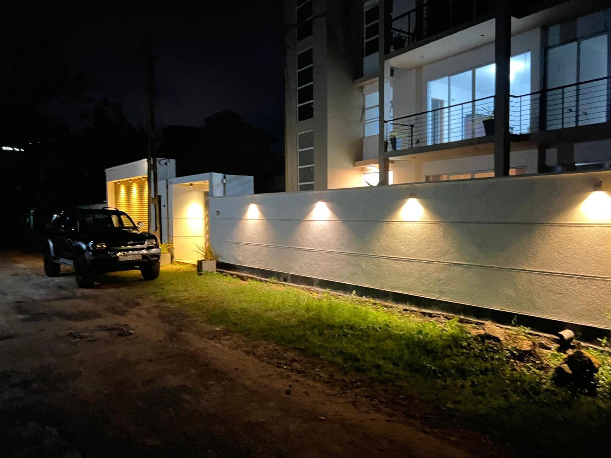 Silina Airport Transit Hotel & Residence Katunayaka Bagian luar foto