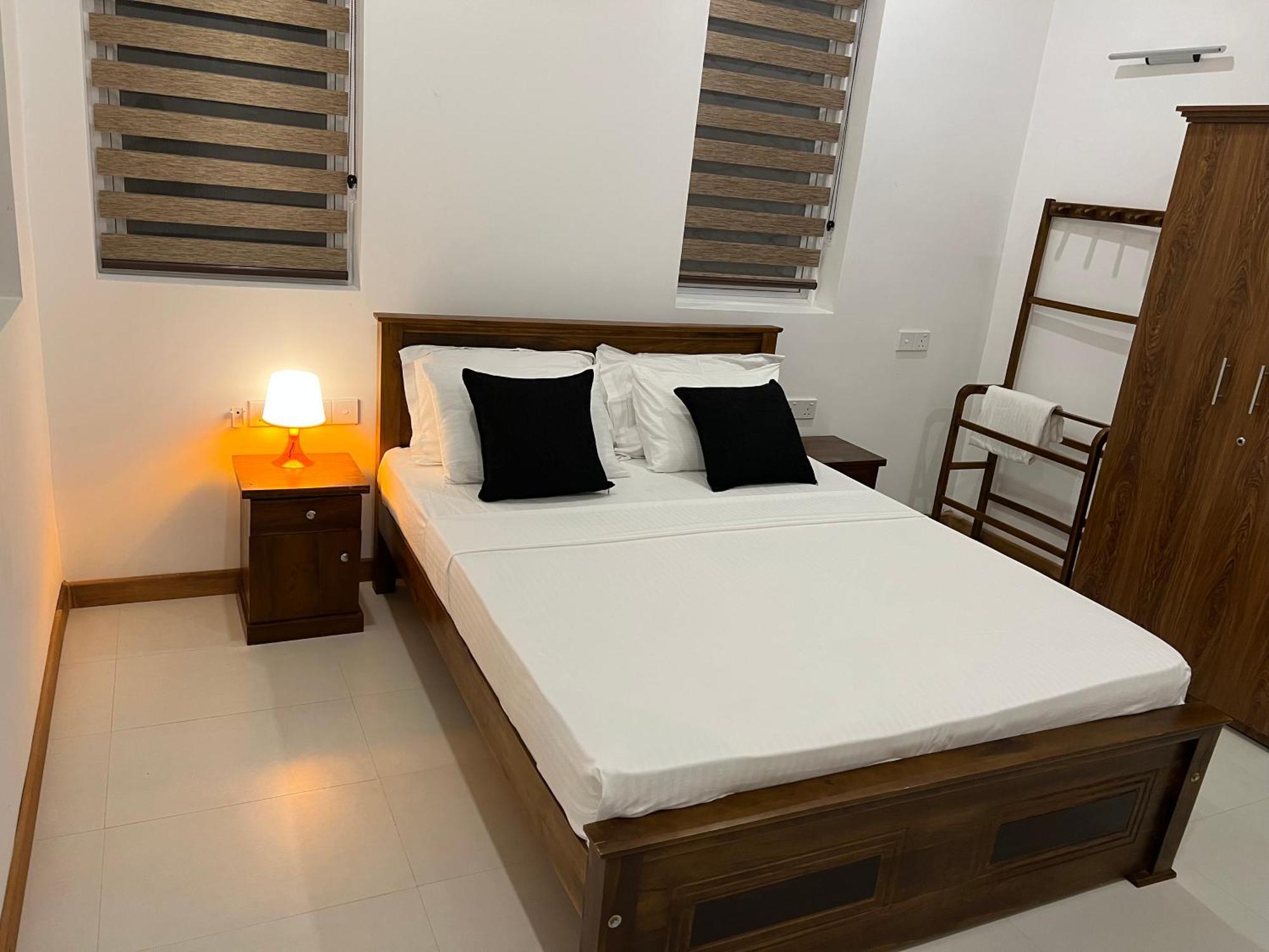 Silina Airport Transit Hotel & Residence Katunayaka Bagian luar foto