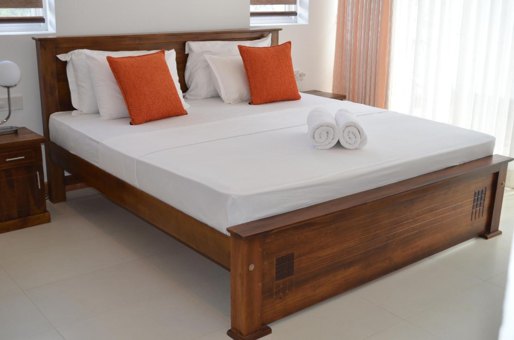 Silina Airport Transit Hotel & Residence Katunayaka Bagian luar foto