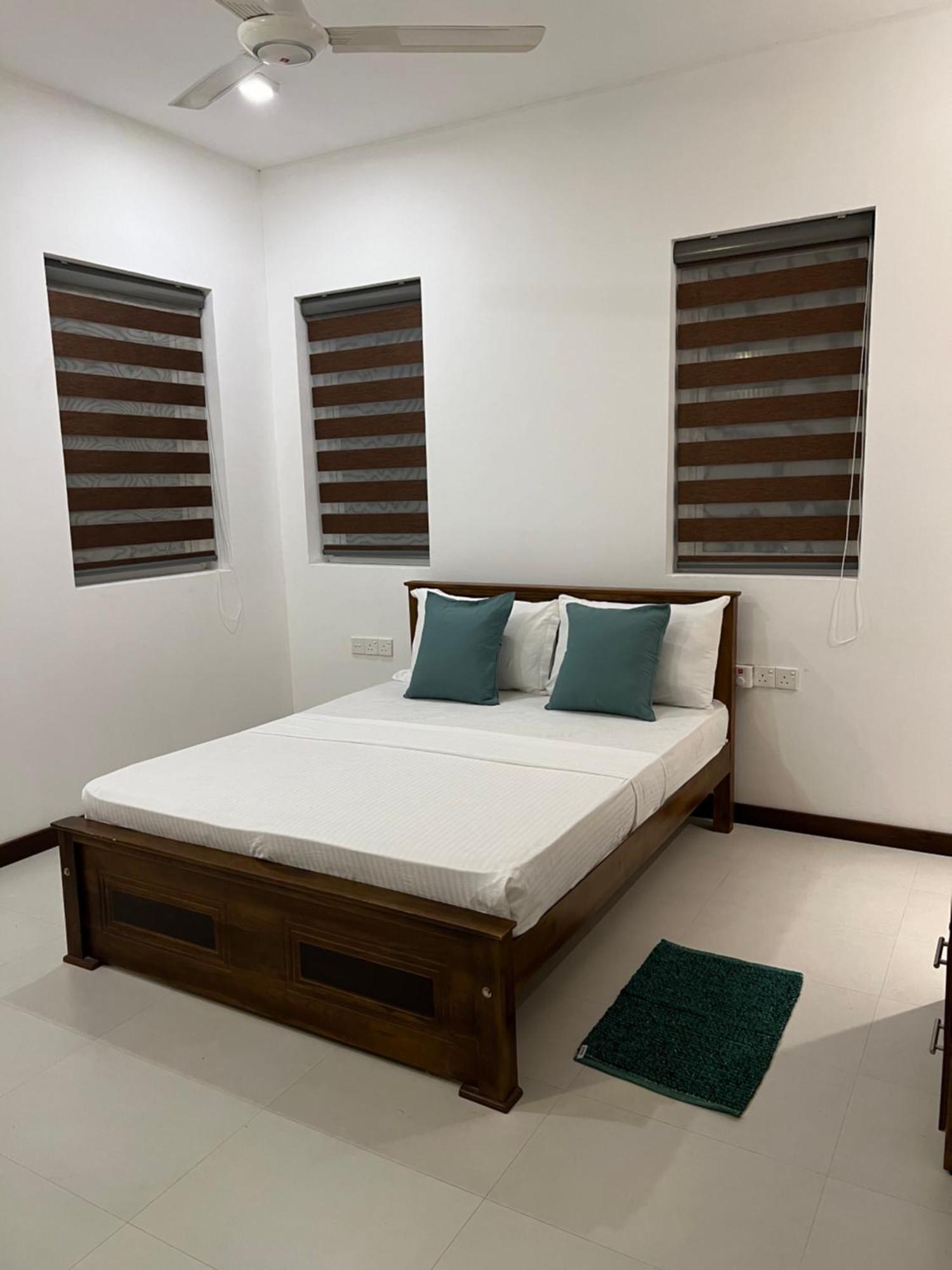 Silina Airport Transit Hotel & Residence Katunayaka Bagian luar foto