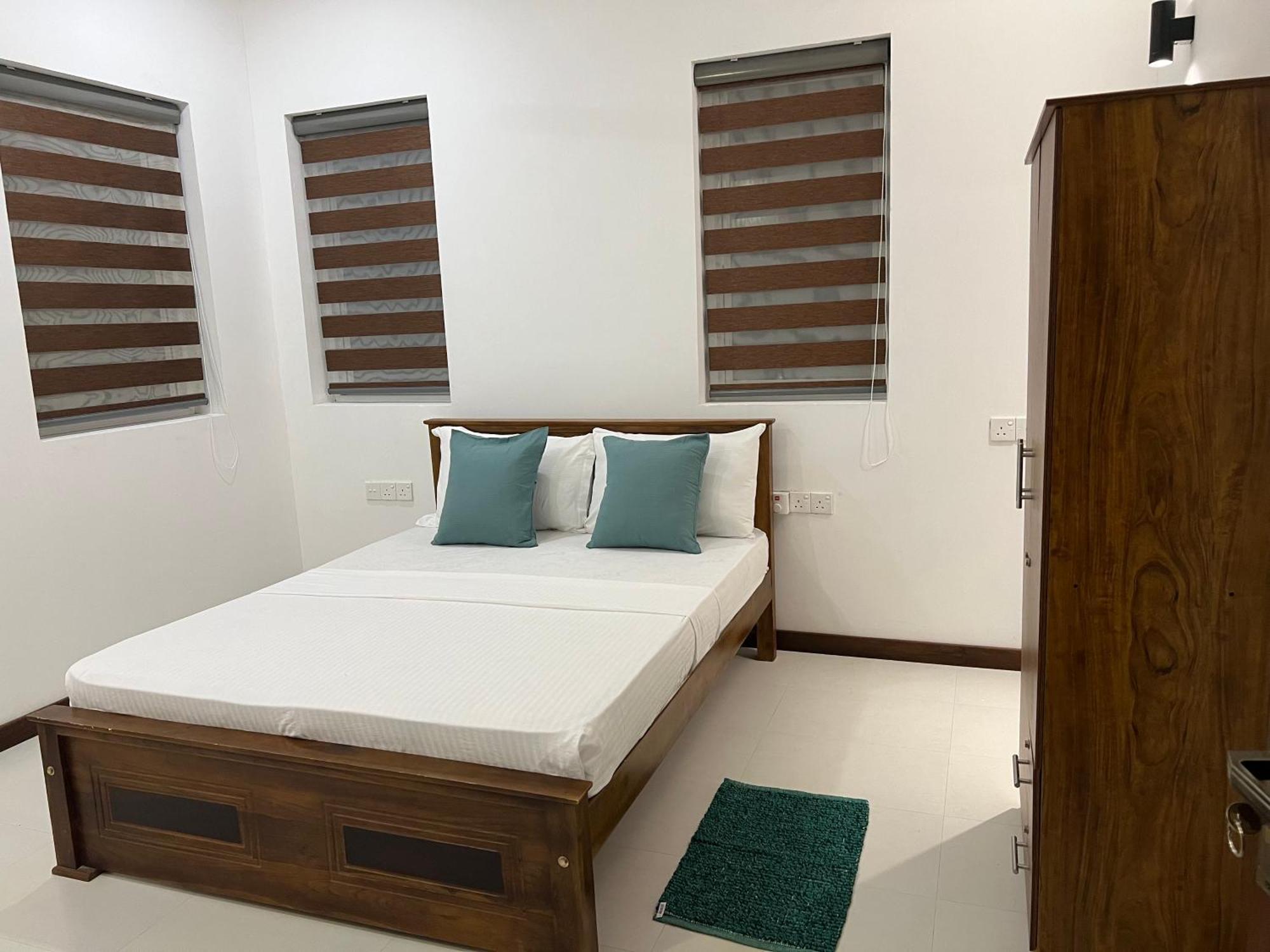 Silina Airport Transit Hotel & Residence Katunayaka Bagian luar foto
